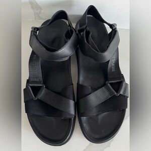 NEW Rudsak sandals black leather strap classic office sleek street rare 45/11.5